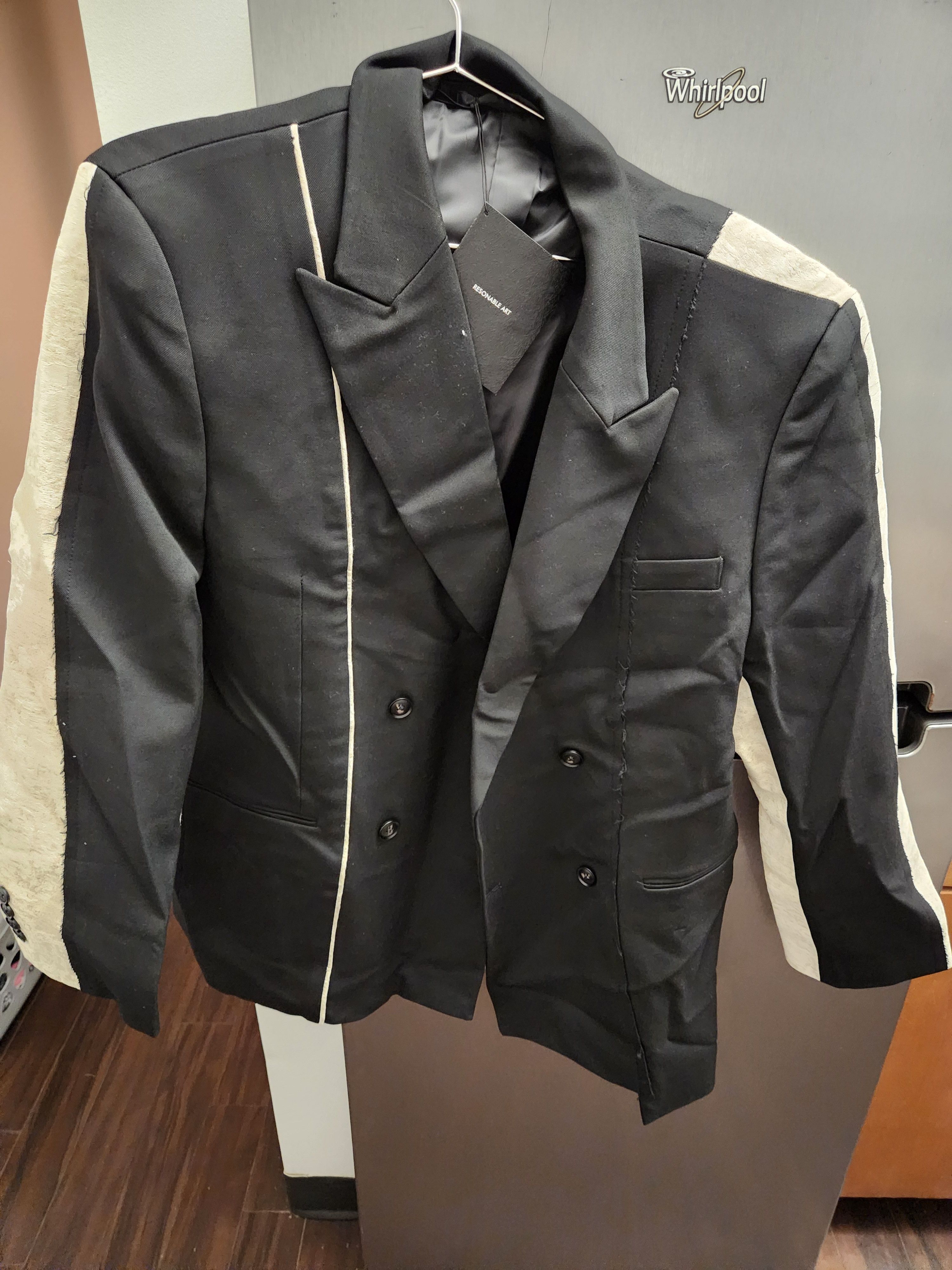 Other Men's embroidered blazer Size 48R - 1 Thumbnail