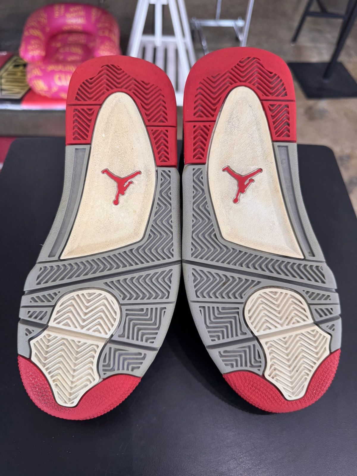 Jordan Brand Air Jordan 4 Bred Size 7Y (2019) Size US 7 / EU 40 - 8 Thumbnail