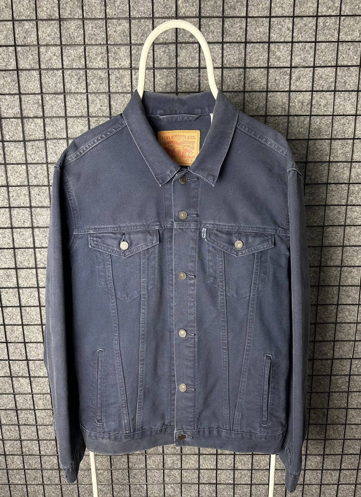 Levi's × Levi's Vintage Clothing × Vintage Levis Vintage Faded Denim Jacket Size XL Size US XL / EU 56 / 4 - 1 Thumbnail