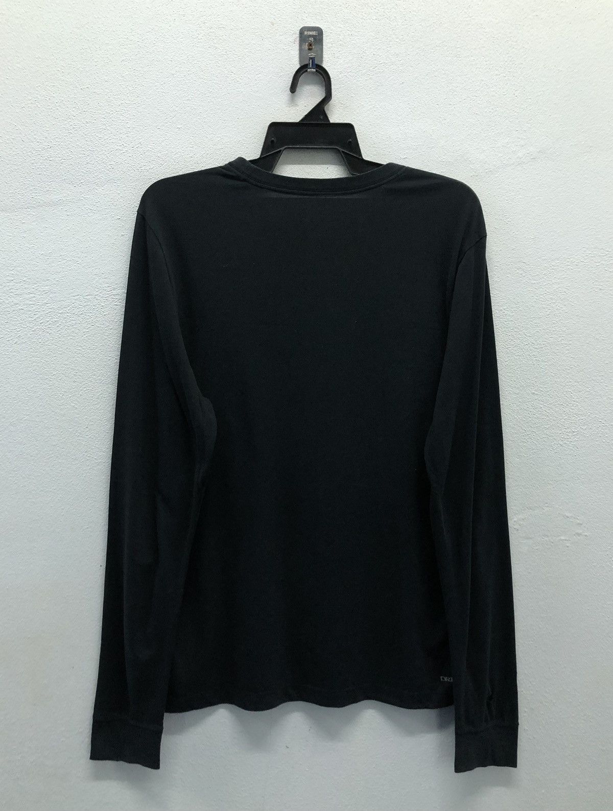 Vintage Vintage Air Jordan Dri-Fit Long Sleeve T-Shirt Size US XL / EU 56 / 4 - 2 Thumbnail