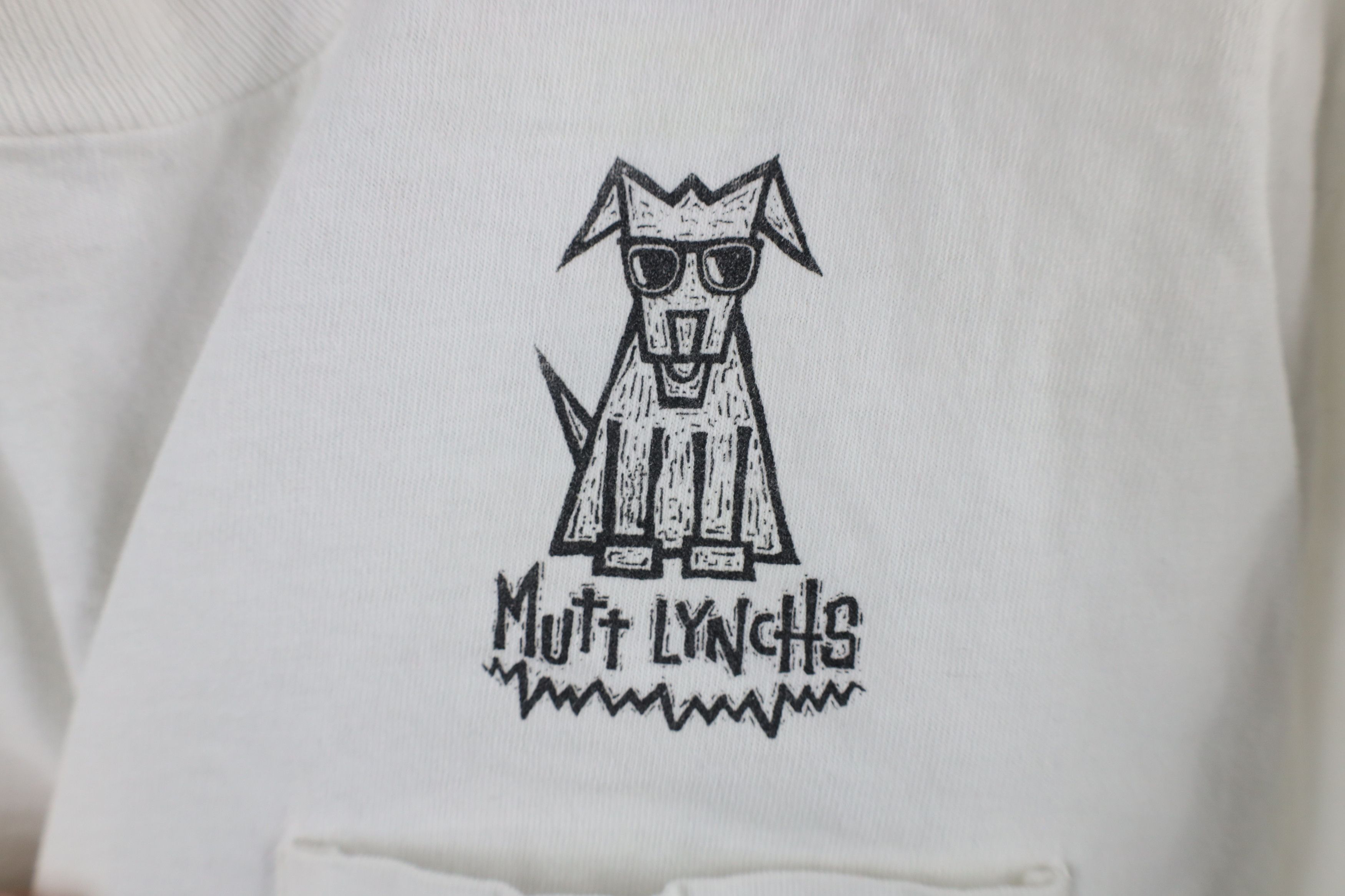 Vintage Vintage 90s Streetwear Lynchs Newport Beach Dog T-Shirt USA Size US L / EU 52-54 / 3 - 4 Thumbnail