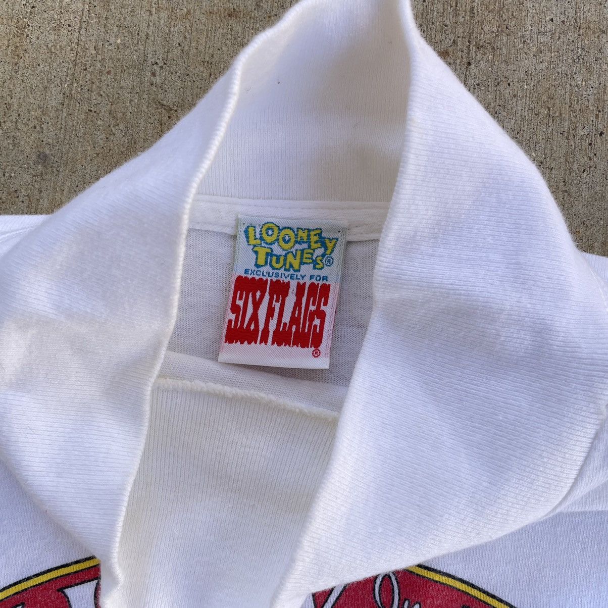Warner Bros Vintage Looney Tunes Six Flags Holiday In The Park Tee LS XL Size US XL / EU 56 / 4 - 2 Thumbnail