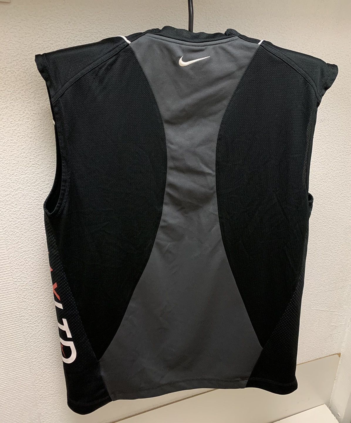 Vintage Nike Airmax LTD vintage black sleeveless Xl sz Size US XL / EU 56 / 4 - 2 Thumbnail
