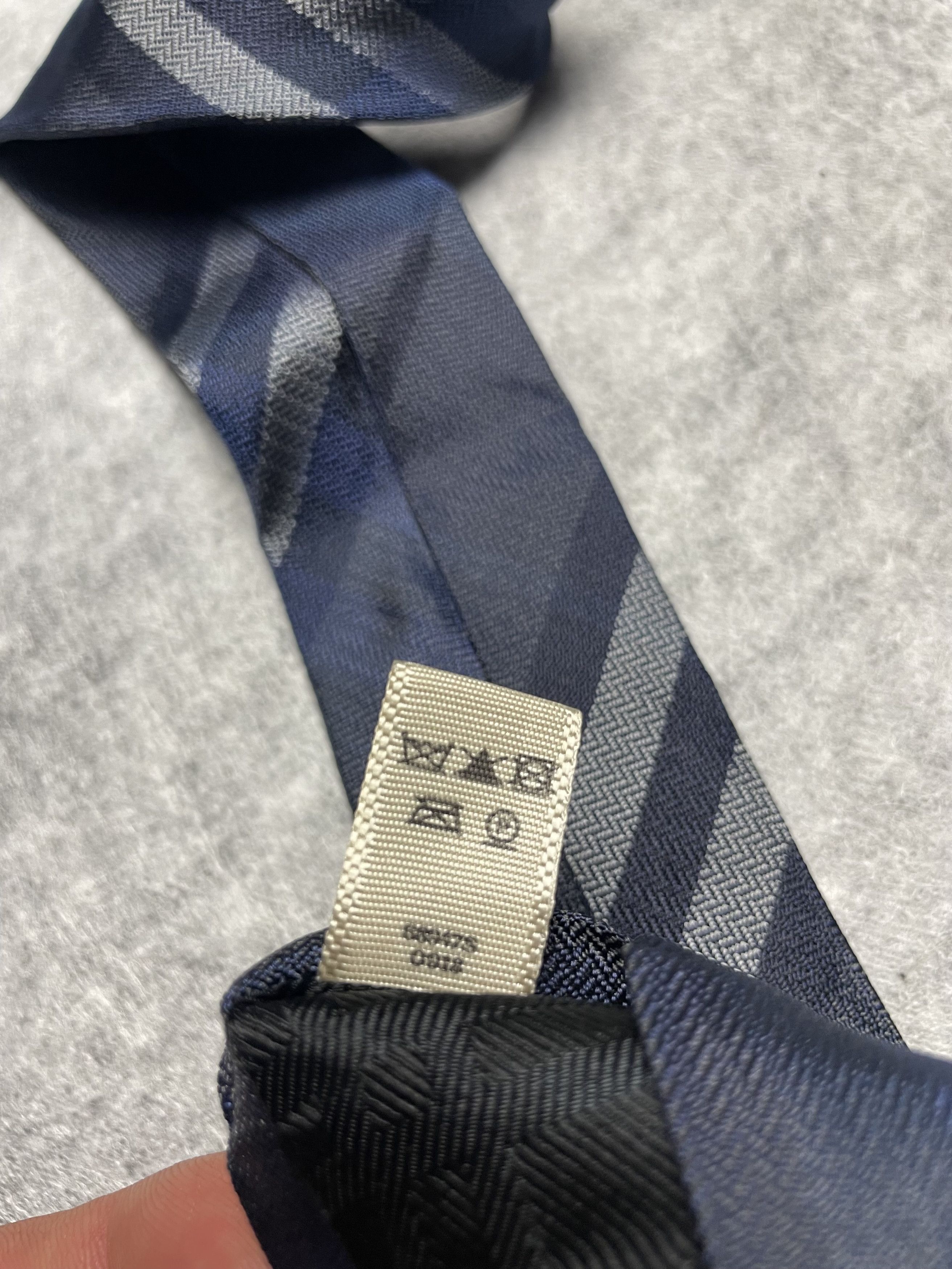 Burberry Burberry London Gray Blue Striped Plaid Silk Mens Tie Size ONE SIZE - 6 Thumbnail