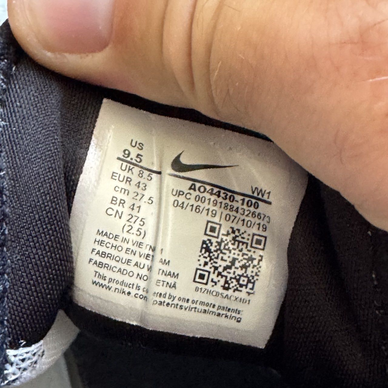 Nike Nike Air Versatile 3 Size US 9.5 / EU 42-43 - 4 Thumbnail
