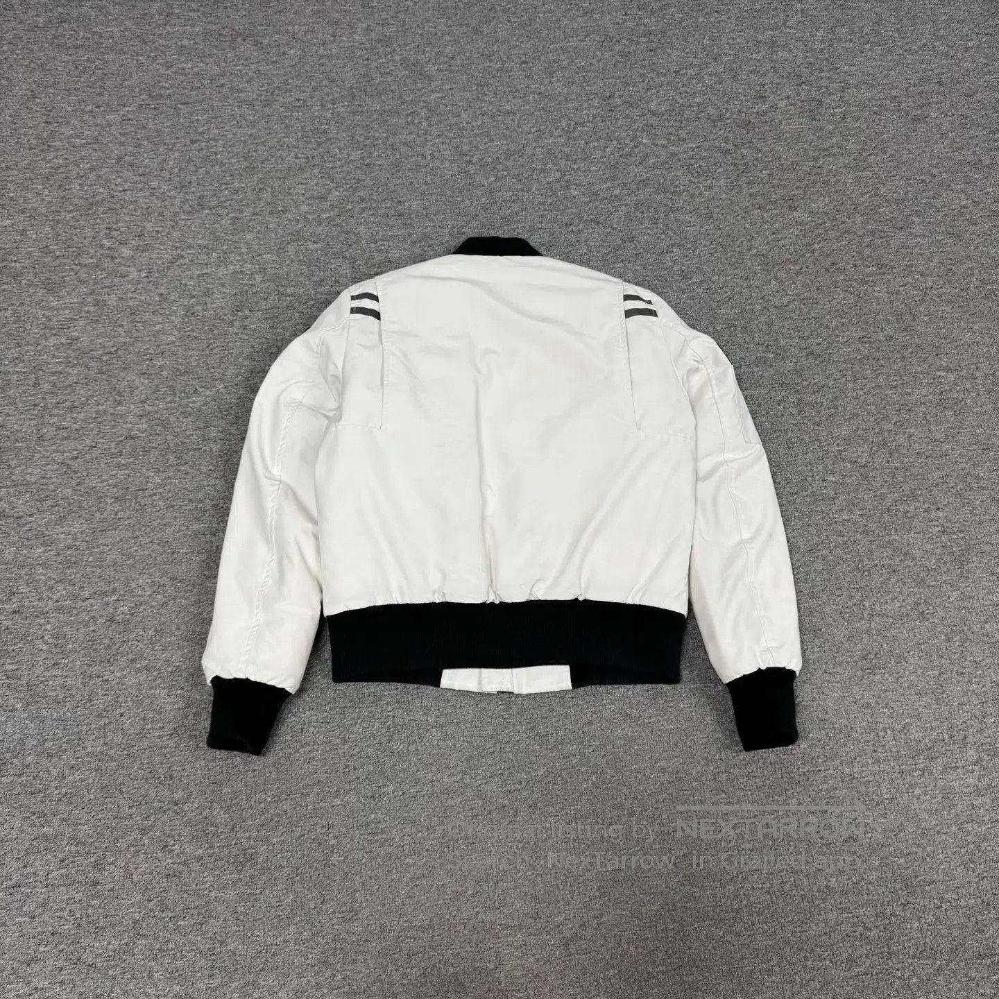 Canada Goose Canada Goose Black label; White functional style; Flight j Size US S / EU 44-46 / 1 - 2 Thumbnail