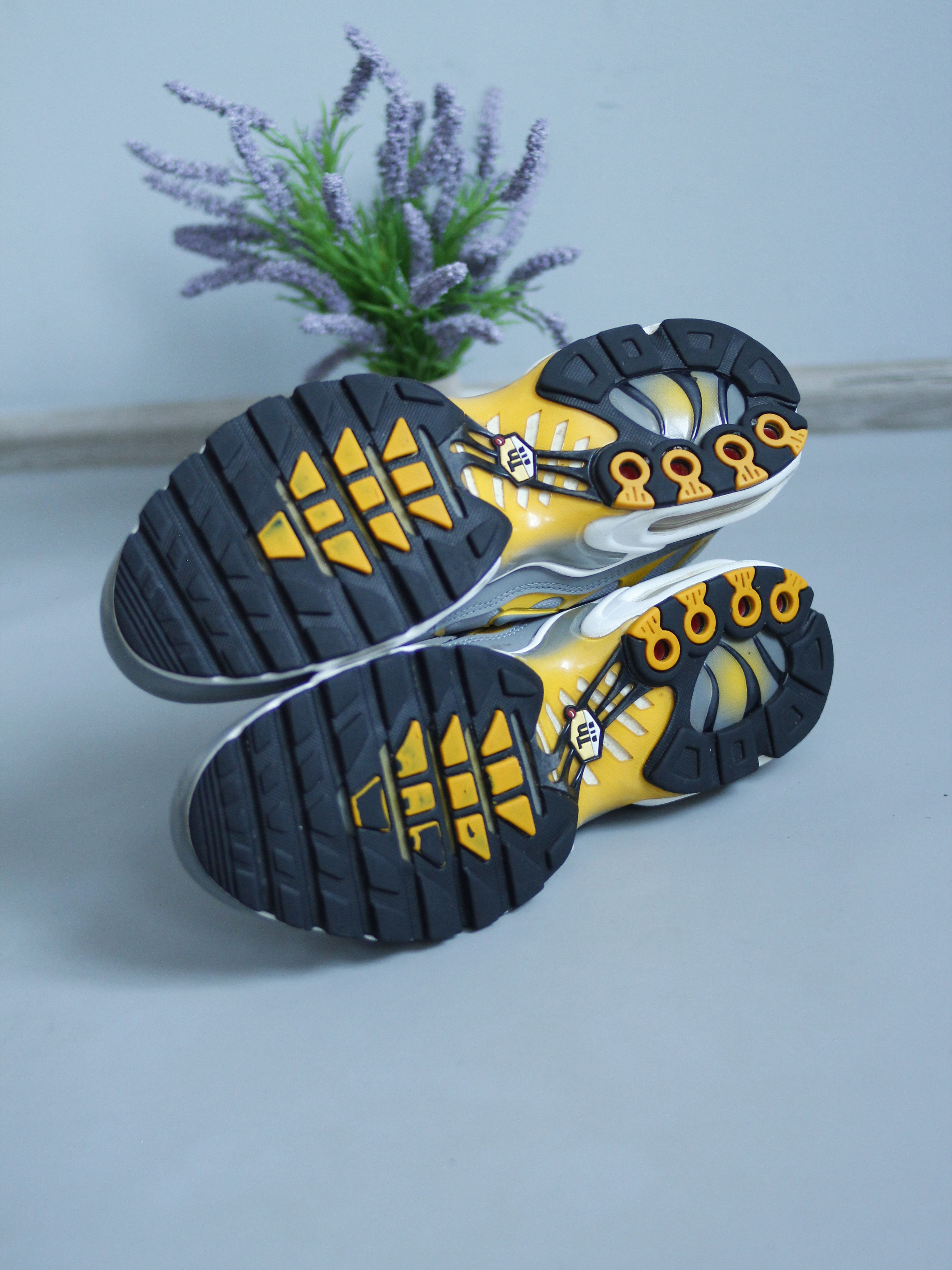 Nike Nike Air Max Tn Plus Sulphur Sneakers 41 Us 8 Size US 8 / EU 41 - 12 Thumbnail