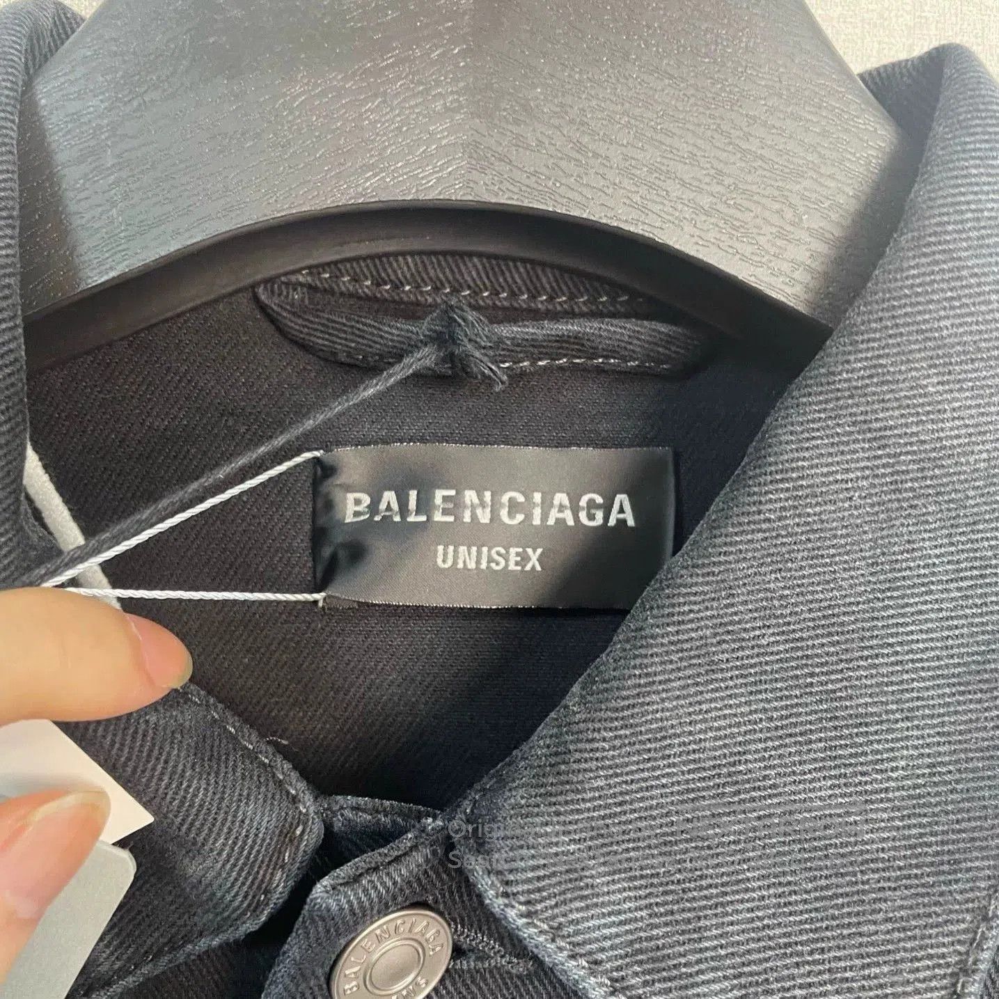 Balenciaga balenciaga embroidered denim jacket in black. Size US XS / EU 42 / 0 - 4 Thumbnail