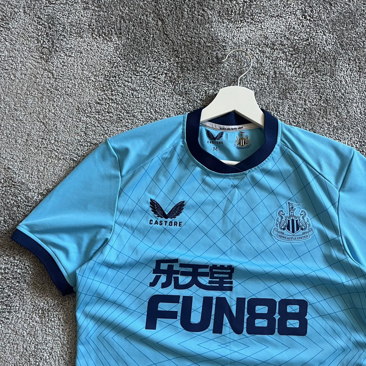 Other Newcastle United 2021/2022 Soccer Jersey Hype Size US M / EU 48-50 / 2 - 2 Thumbnail