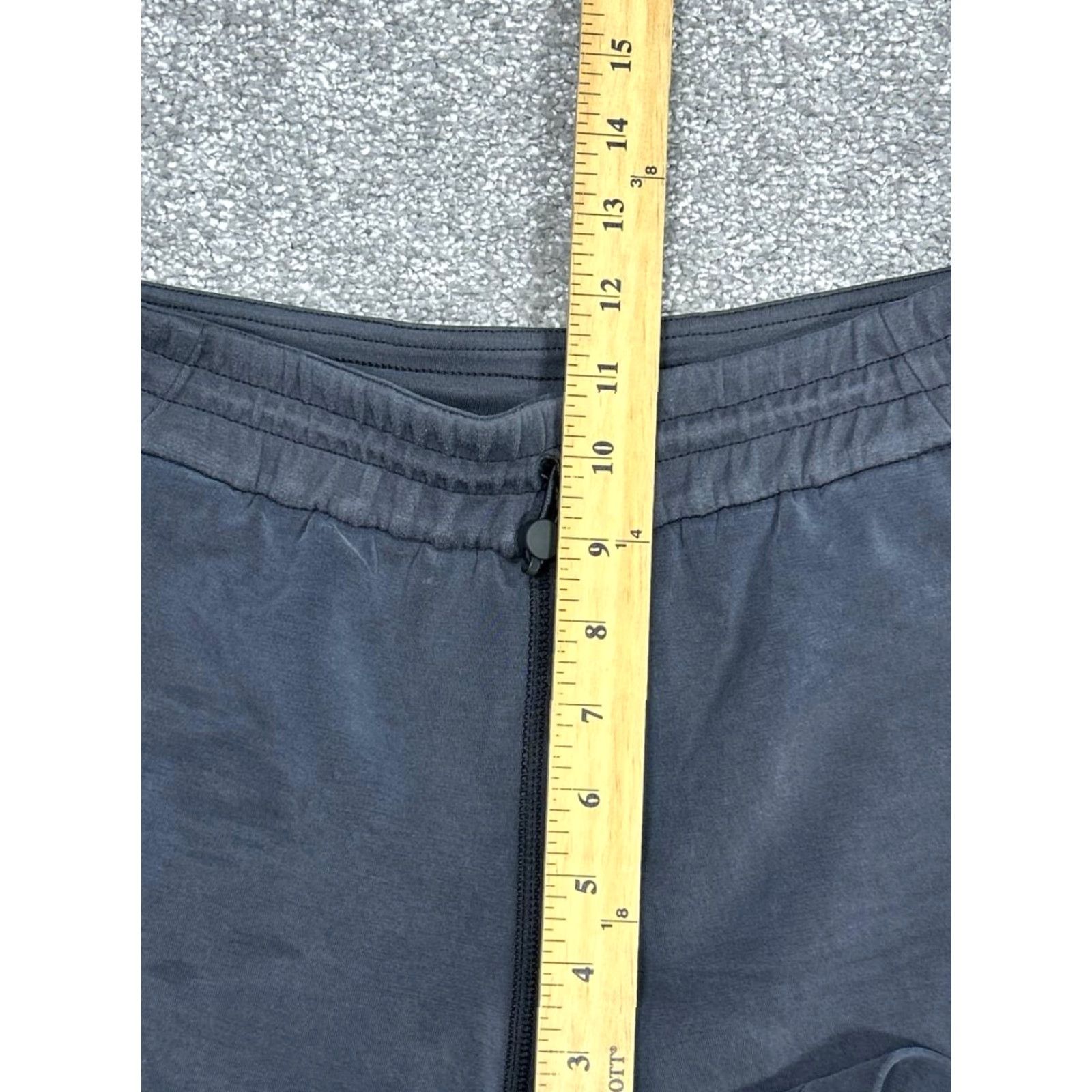 Lululemon Lululemon Shorts Womens 4 Softstreme HR 3.5" Gray Sports Activewear Gym Running Satin? Size 27" / US 4 / IT 40 - 5 Thumbnail