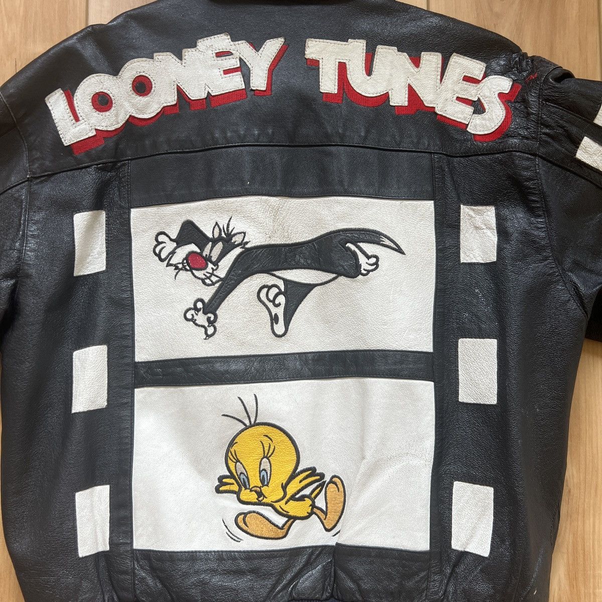 Vintage Vintage Looney Tunes Leather Jacket 90s Size US M / EU 48-50 / 2 - 3 Thumbnail