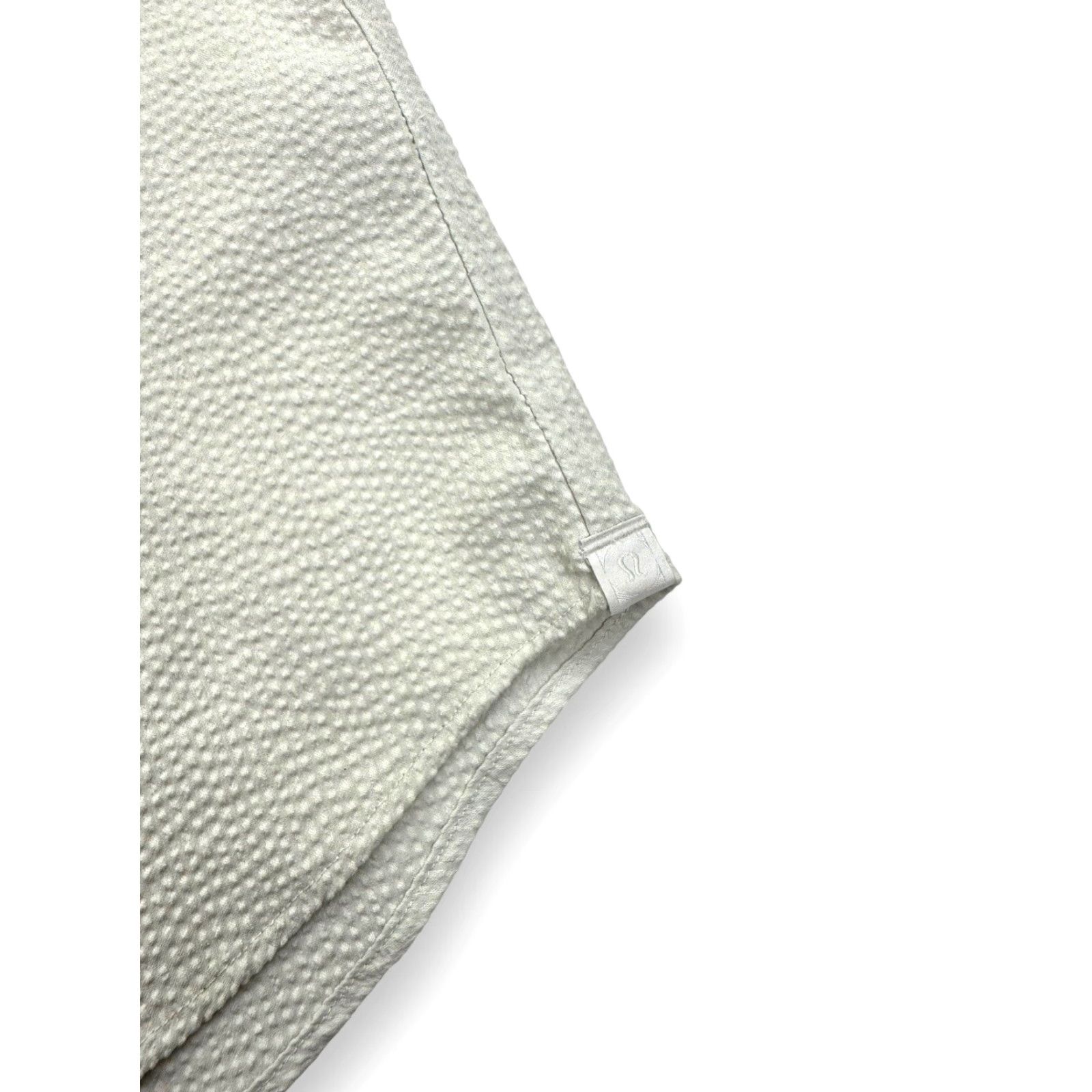 Lululemon Commission Short Sleeve Button Down Shirt Mens Medium Cream Mint Condition Button Embroidered Pocket Casual
