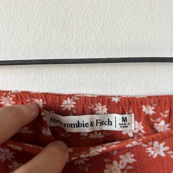 Abercrombie & Fitch Abercrombie & Fitch Mini Floral Skirt Size 28" / US 6 / IT 42 - 4 Thumbnail