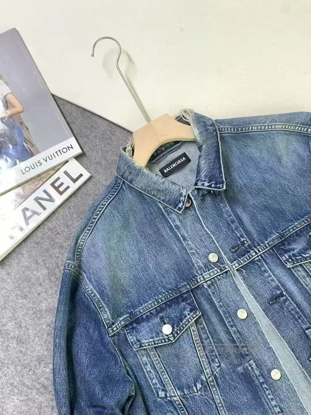 Balenciaga Balenciaga Logo Denim Jacket Size 46. Size US S / EU 44-46 / 1 - 2 Thumbnail