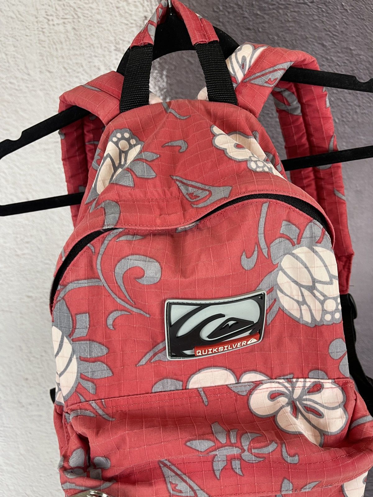 Quiksilver Quiksilver vintage red faded flower pattern backpack Size ONE SIZE - 5 Thumbnail