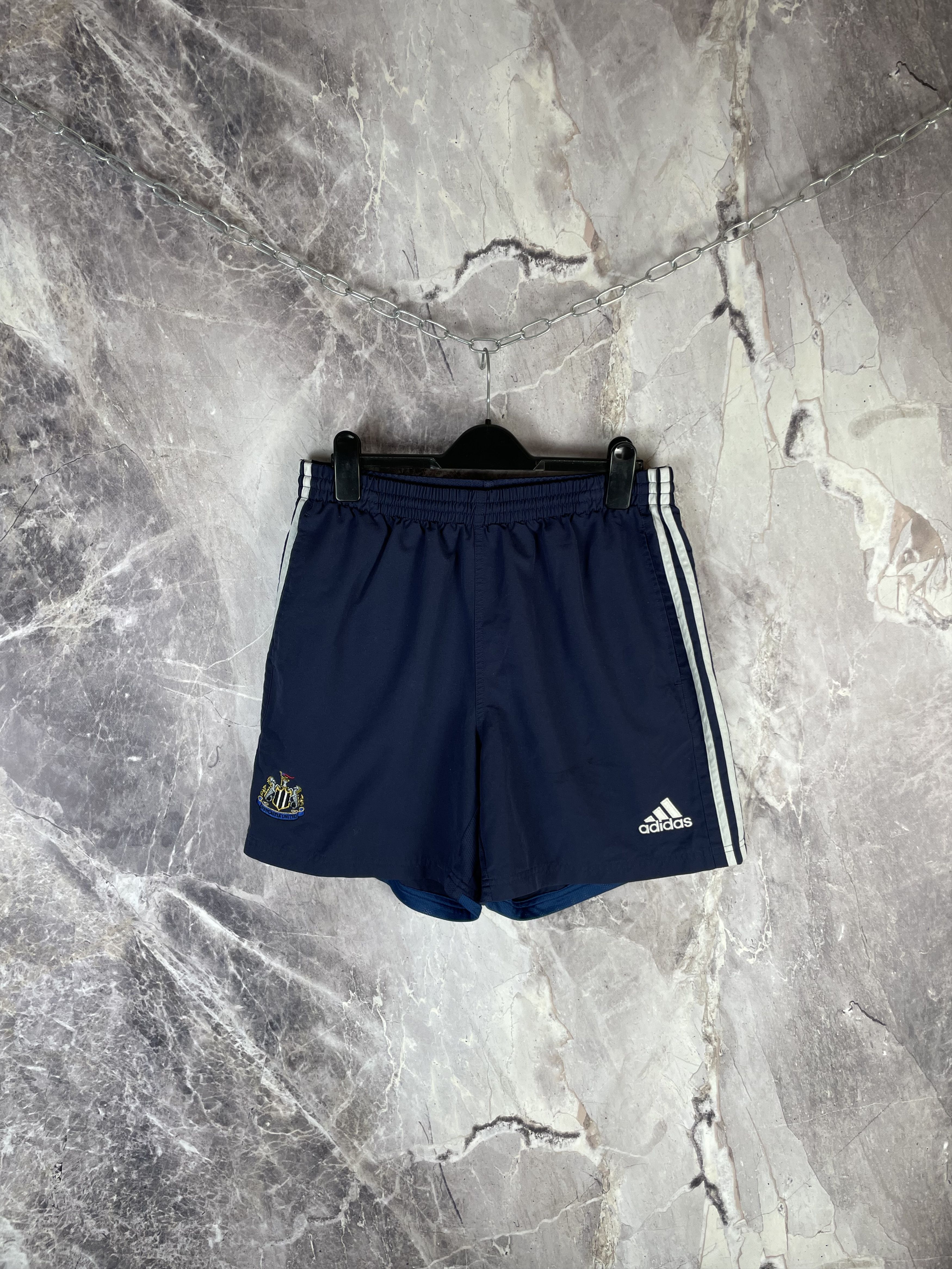 Adidas Adidas Vintage New Castle Shorts 90s Size US 32 / EU 48 - 1 Thumbnail