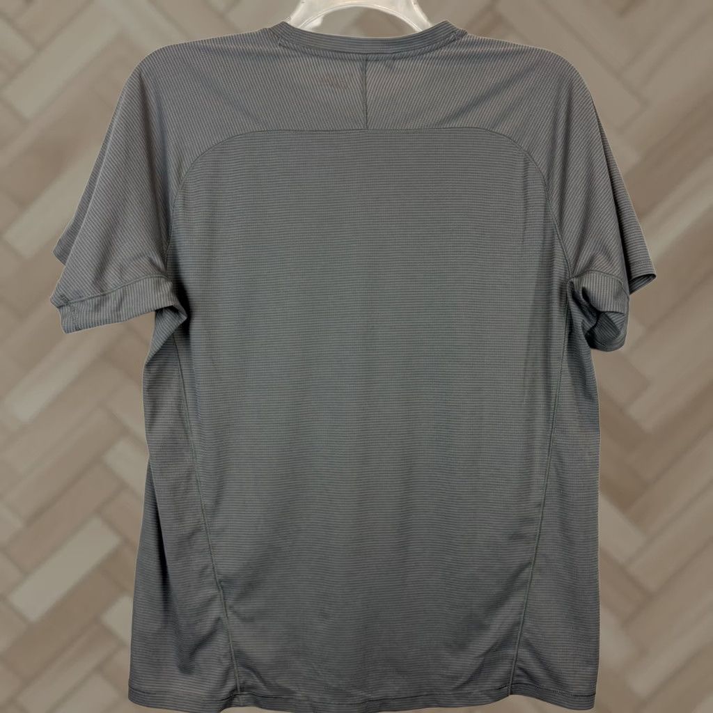 Vintage VRST Shirt Mens Large Short Sleeve Gray Tee Running Lightweight Athletic Size US L / EU 52-54 / 3 - 1 Thumbnail