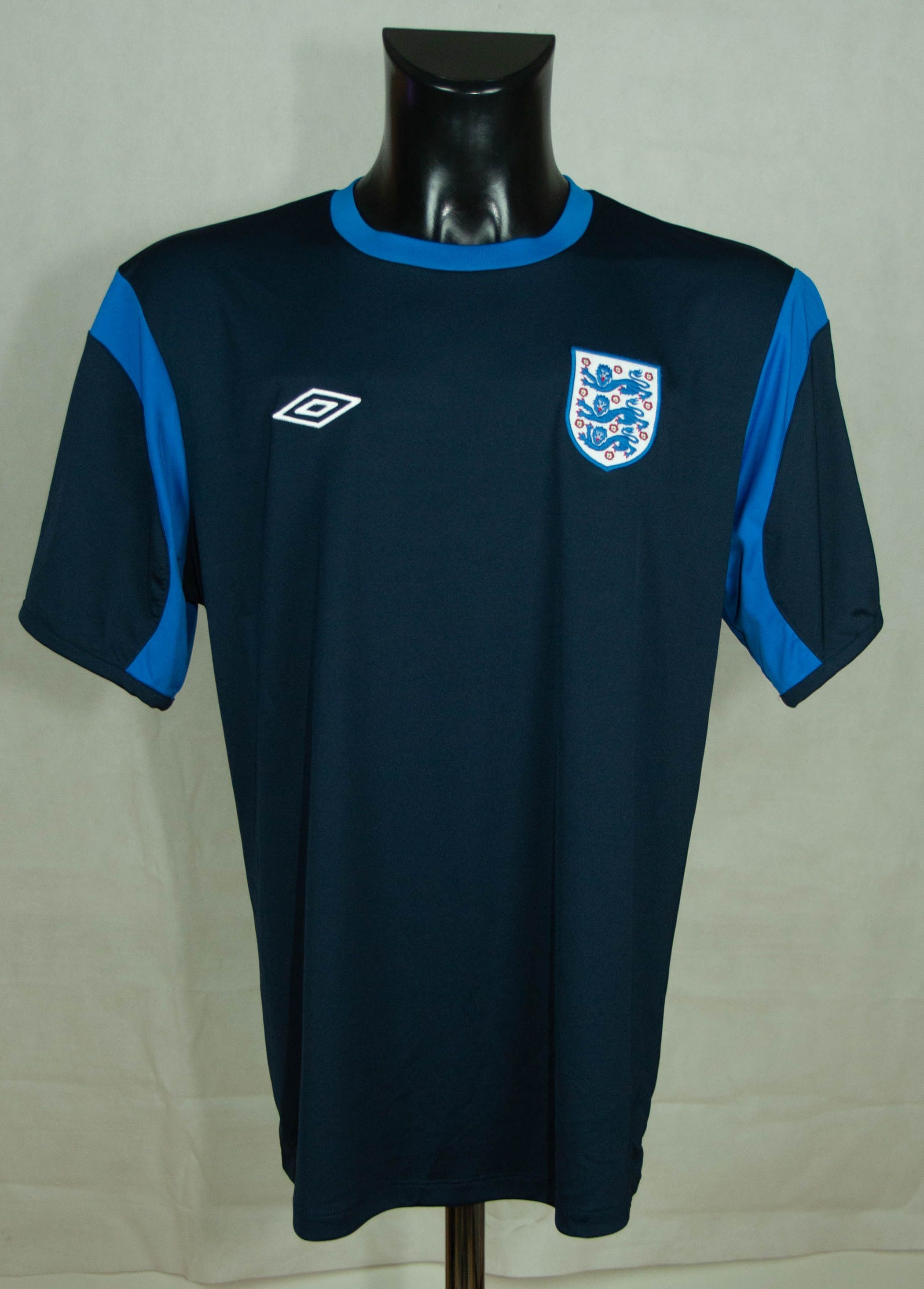 Umbro ENGLAND NATIONAL TRAINING FOOTBALL SHIRT UMBRO SIZE XL | Grailed