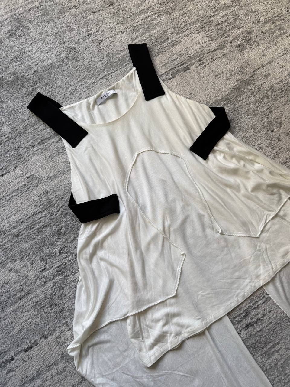 Givenchy Givenchy archive avant garde tank top blouse Size L / US 10 / IT 46 - 3 Thumbnail
