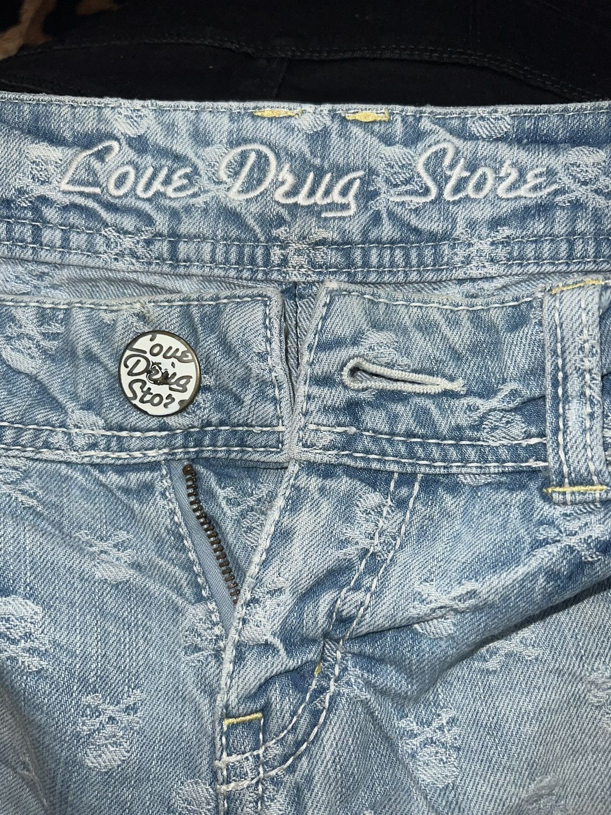 Japanese Brand Vintage Y2K skull denim shorts ☠️ 💀 Size 26" / US 2 / IT 38 - 5 Thumbnail