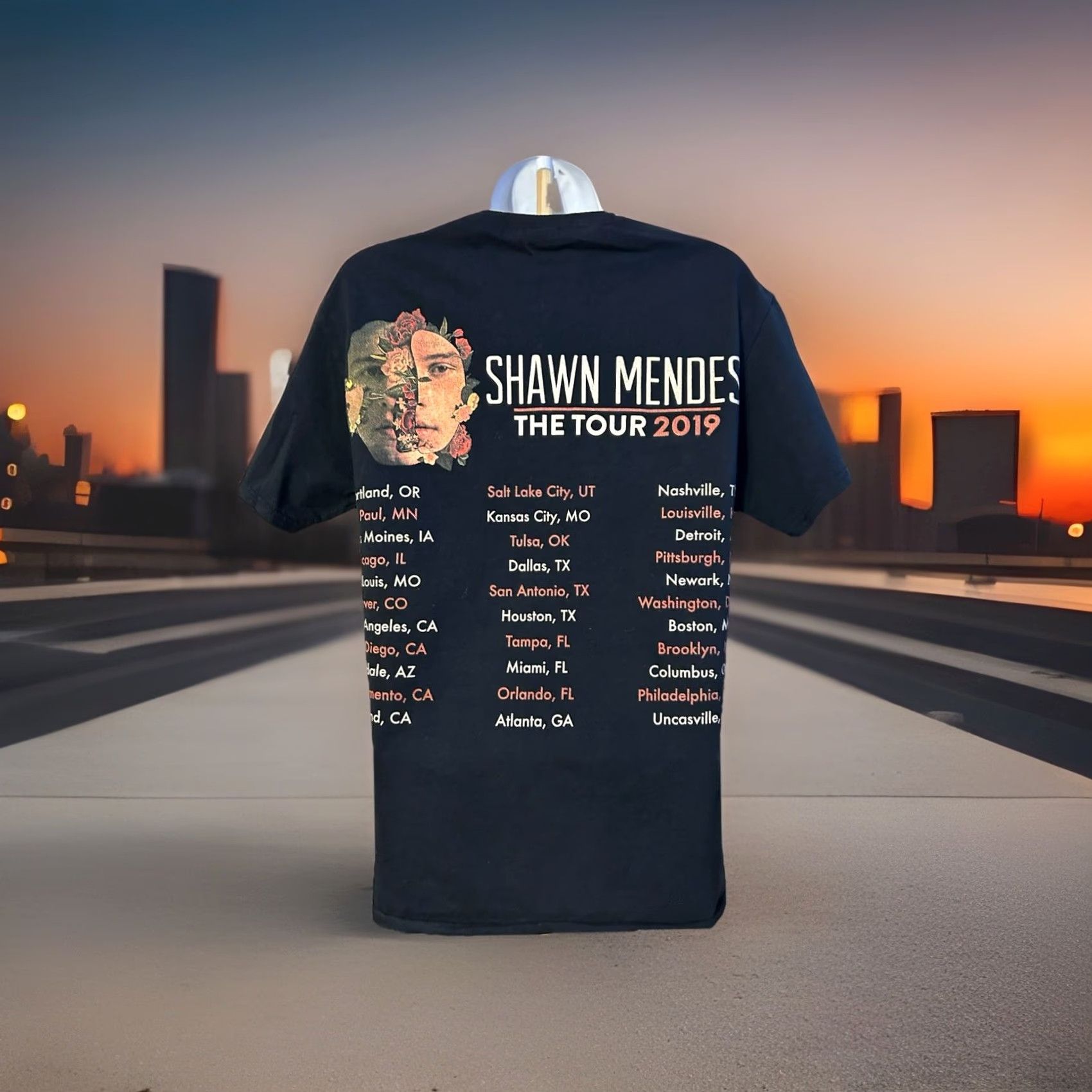Fruit Of The Loom Shawn Mendes The Tour 2019 Shirt Women Small Black Short Sleeve Double Sided Size S / US 4 / IT 40 - 5 Thumbnail
