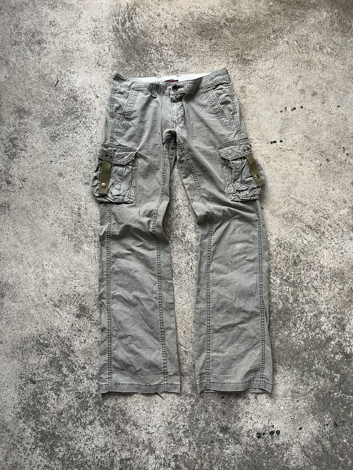 Japan brand // G.O.A. Style Low rise flared cargo pants