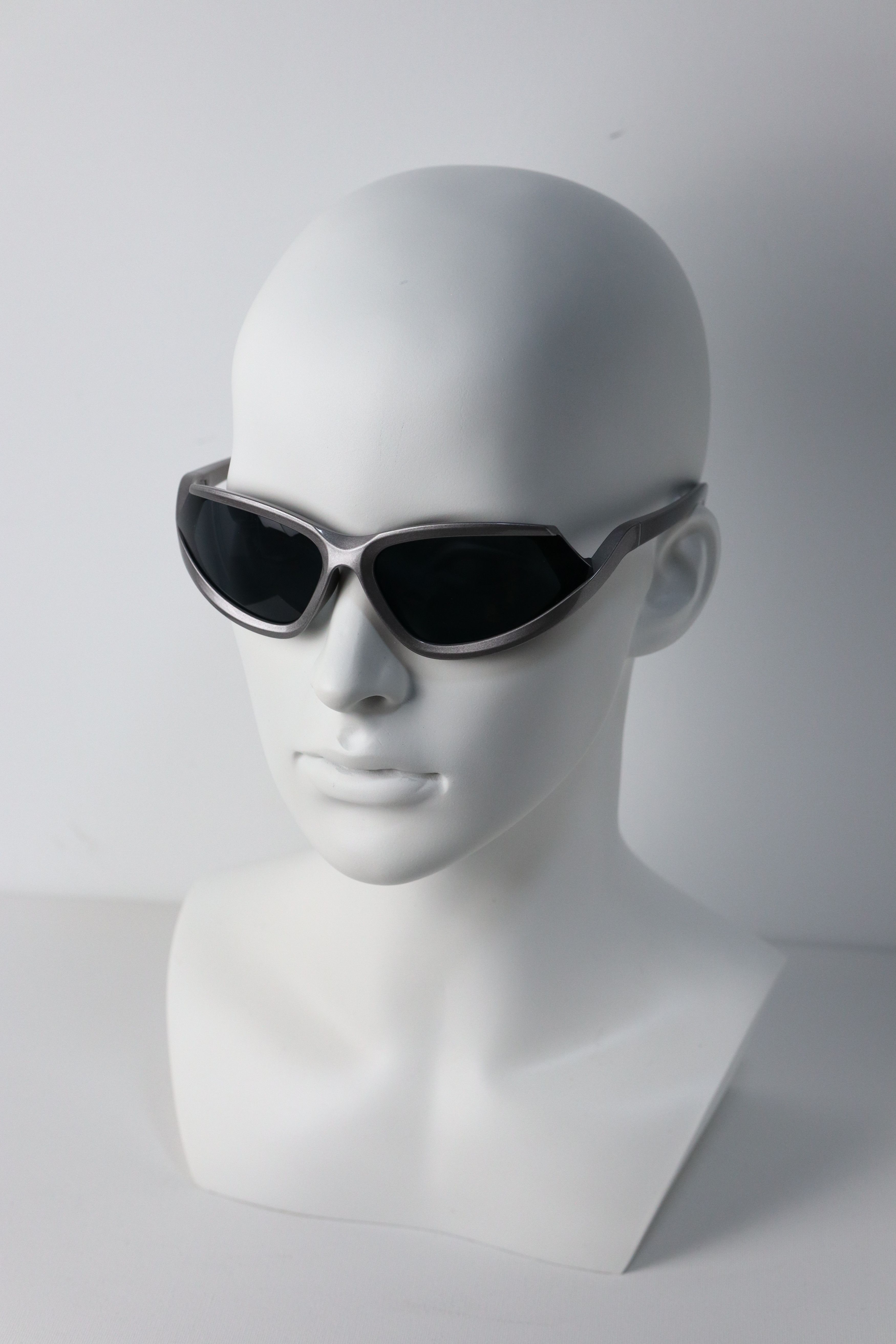Japanese Brand Y2k Avant Garde Futuristic Gunmetal Gray Sunglasses OS Size ONE SIZE - 3 Thumbnail