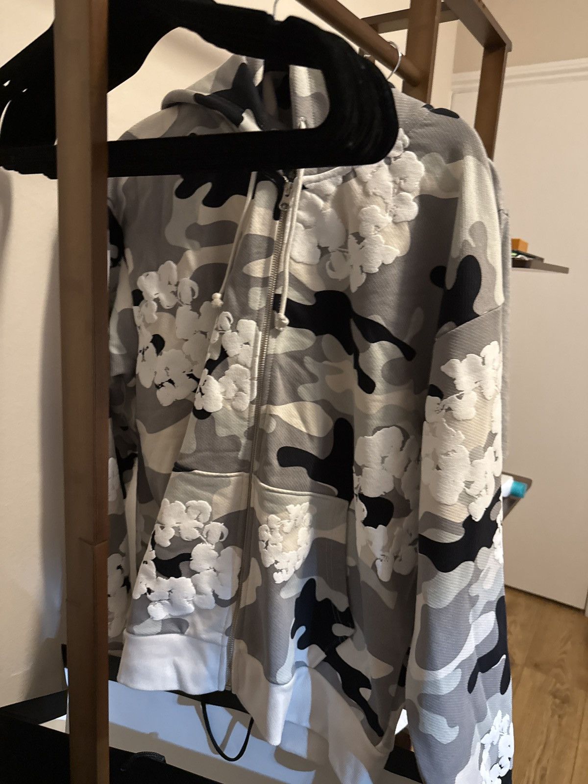 DENIM TEARS Denim tears snow camo wreath zip hoodie xl Size US XL / EU 56 / 4 - 14 Thumbnail
