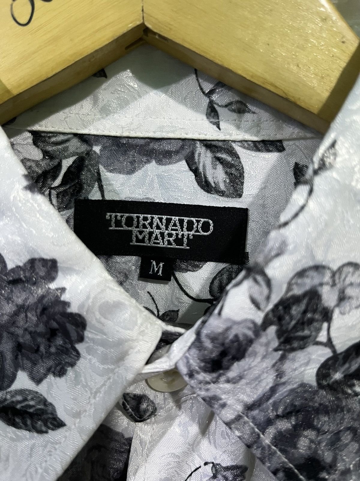 Tornado Mart Tornado mart flower pattern shirt Size US M / EU 48-50 / 2 - 5 Thumbnail