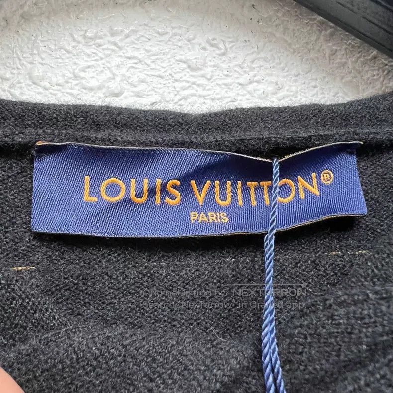 Louis Vuitton Louis Vuitton Black chest letter LOgo hooded cashmere swea Size US M / EU 48-50 / 2 - 3 Thumbnail