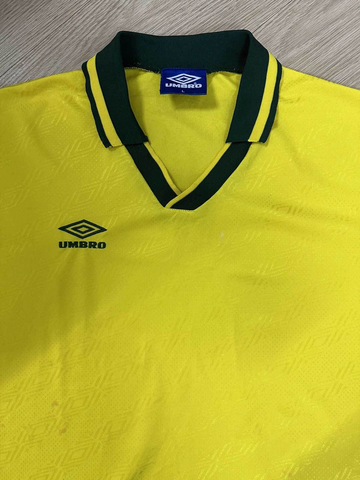 Umbro × Vintage Vintage 90’s Umbro Football Jersey Brazil Colourway Size US L / EU 52-54 / 3 - 3 Thumbnail