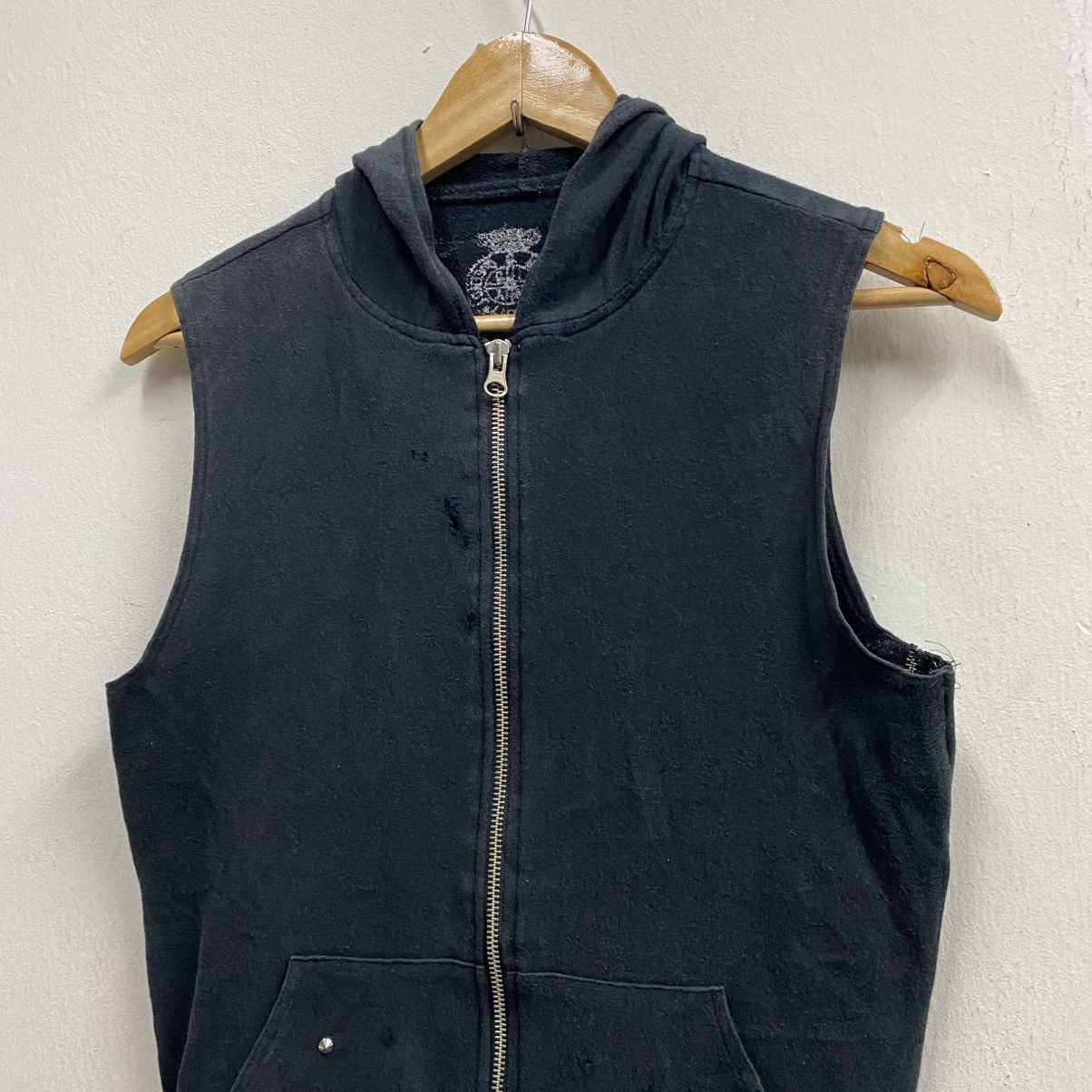 Japanese Brand Vintage Punk Gothic Studded Black Sleeveless Zip Hoodie Vest Size US S / EU 44-46 / 1 - 3 Thumbnail