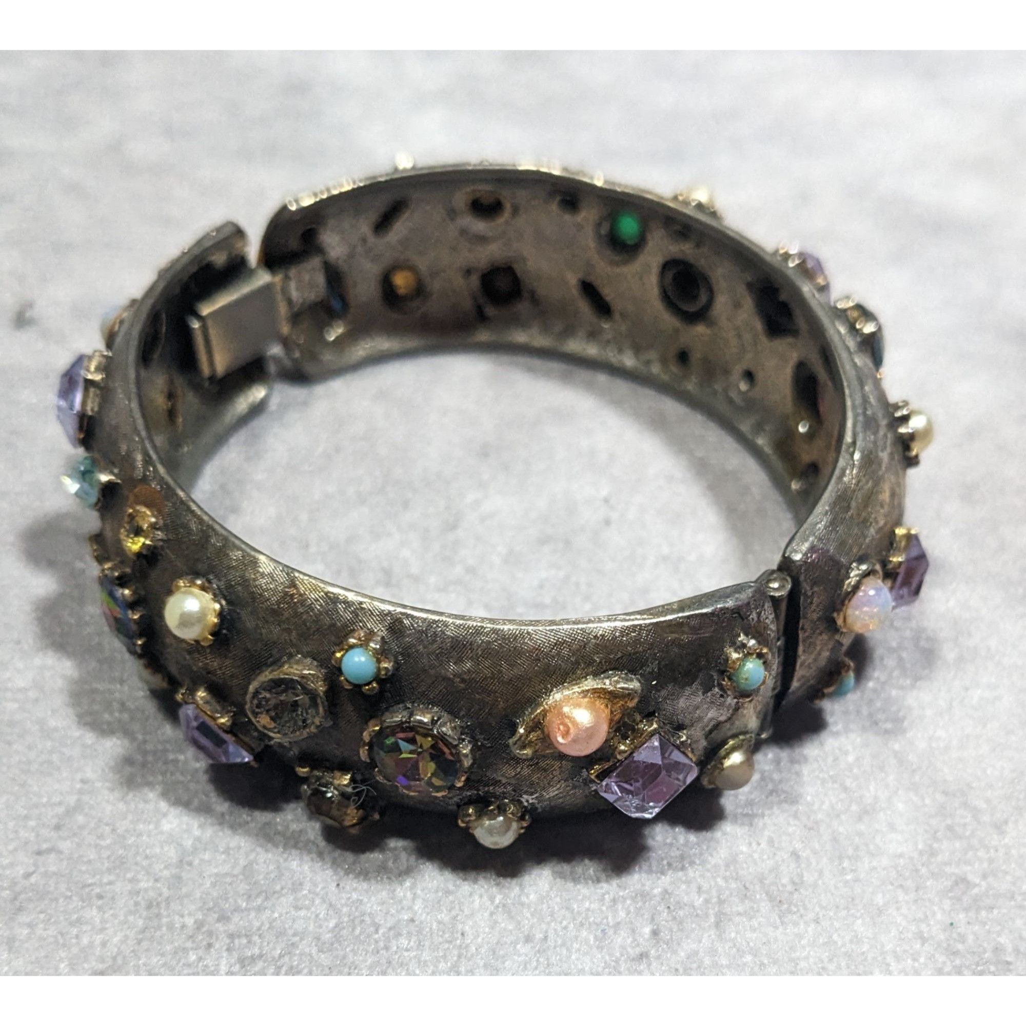 Other Vintage Brutalist Glam Multi Gemmed Gold Tone Hinge Bracelet Size ONE SIZE - 10 Thumbnail
