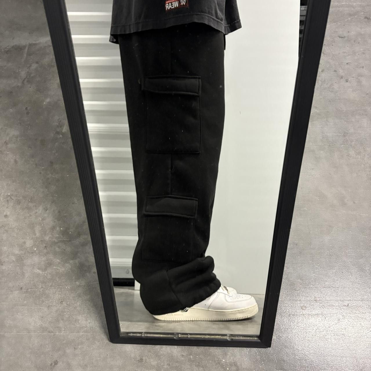 Vintage Crazy Vintage Y2K/2000s Baggy Black Cargo Sweatpants with adjustable waistband and Drawstrings! Size US 34 / EU 50 - 1 Thumbnail