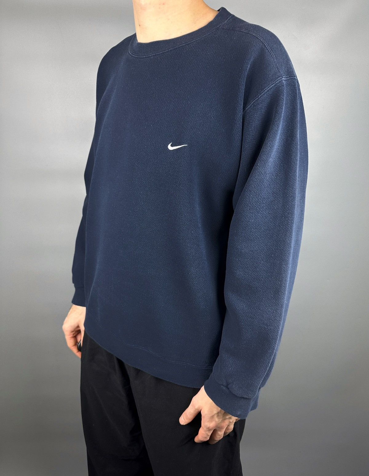 Nike 90s Vintage Nike Mini Swoosh Logo Sweatshirt Crewneck Size US L / EU 52-54 / 3 - 10 Thumbnail