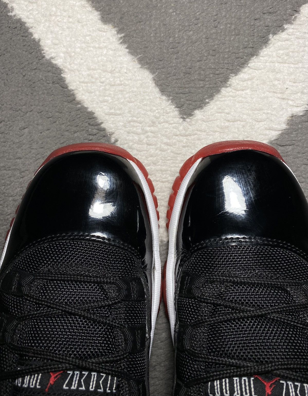 Jordan Brand × Nike Nike Air Jordan 11 Retro Low Bred (GS) 2015 sneakers Size US 7.5 / IT 37.5 - 13 Thumbnail