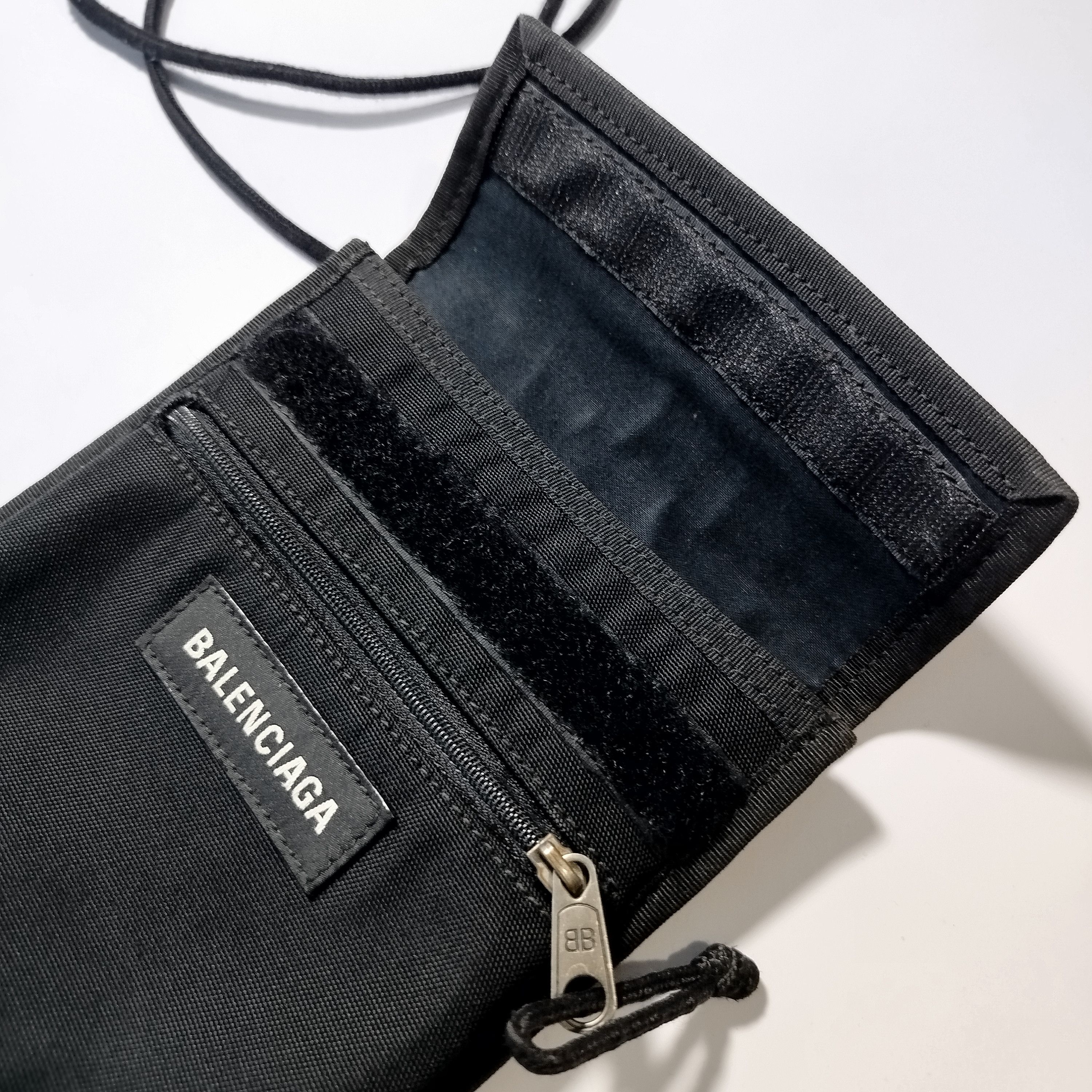 Balenciaga BALENCIAGA Explore Pouch / Sling Bag – Black Size ONE SIZE - 5 Thumbnail