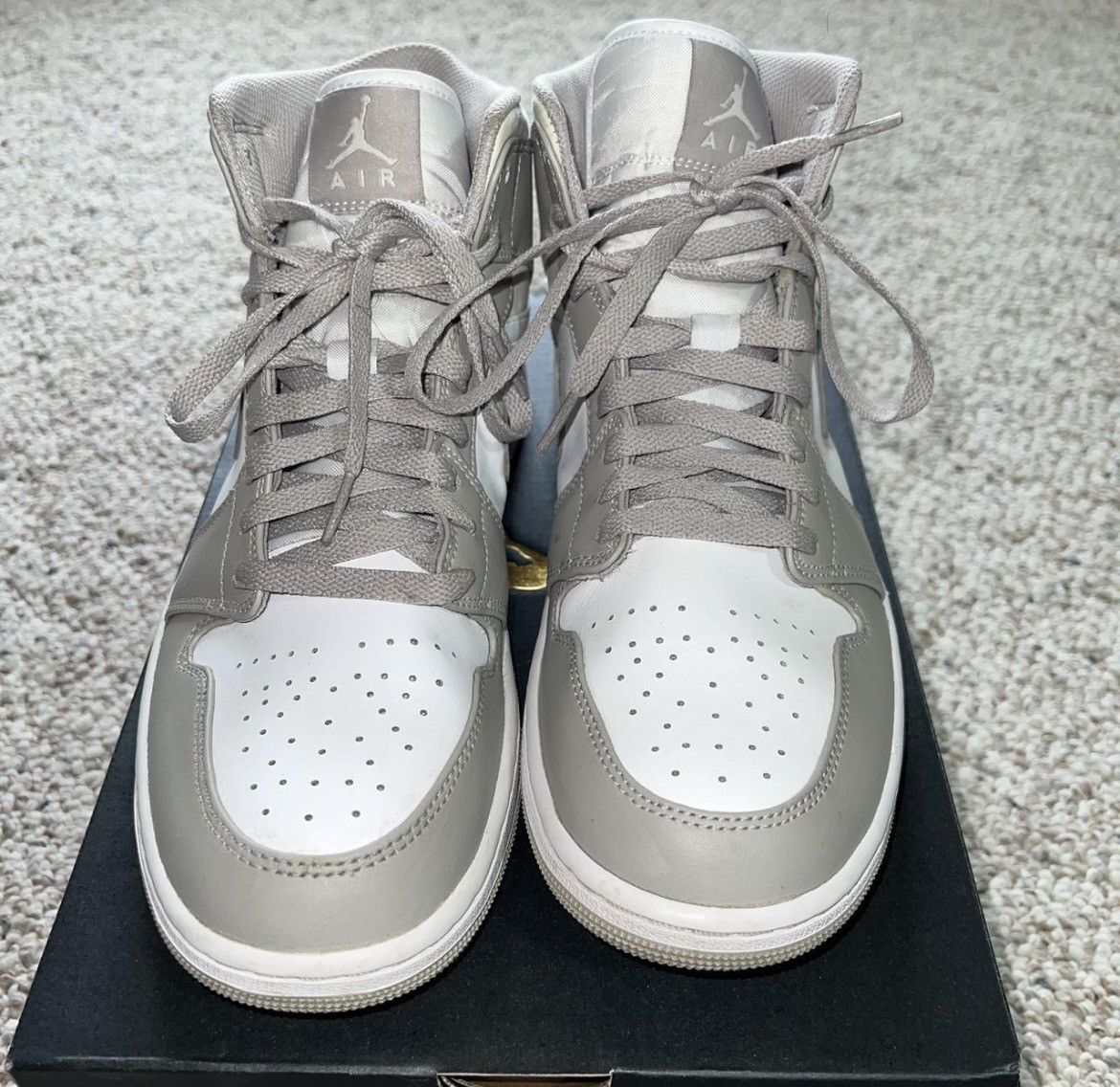 Jordan Brand Jordan 1 Linen Size US 10.5 / EU 43-44 - 2 Thumbnail