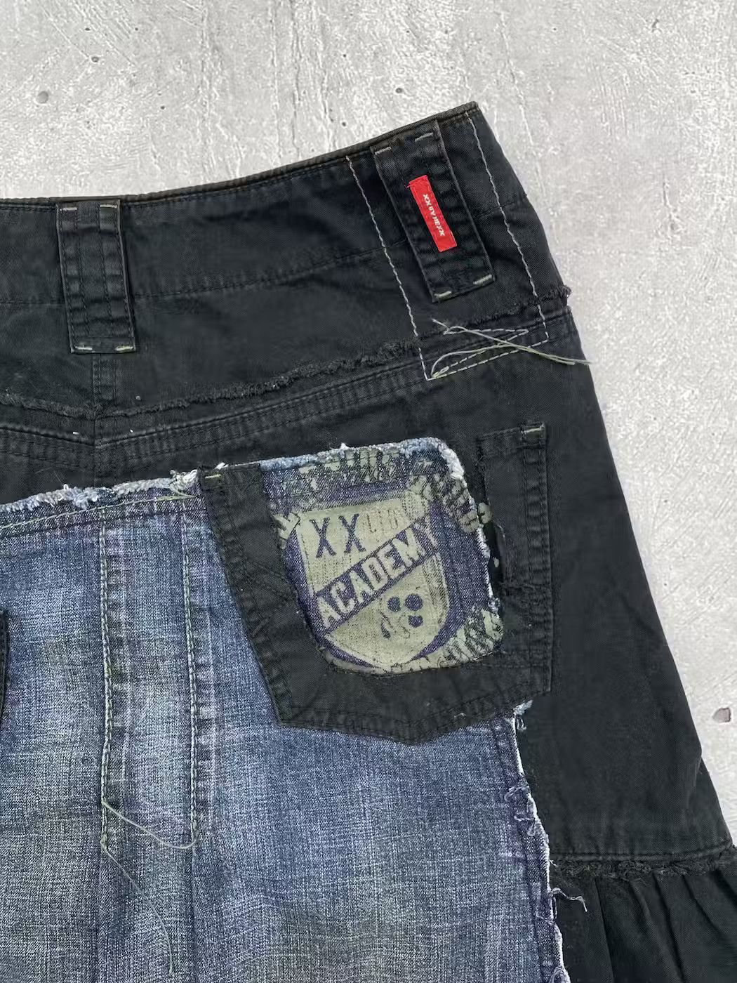 Vintage Vintage Denim Insert Worn Mini Skirt Size 30" / US 8 / IT 44 - 9 Thumbnail