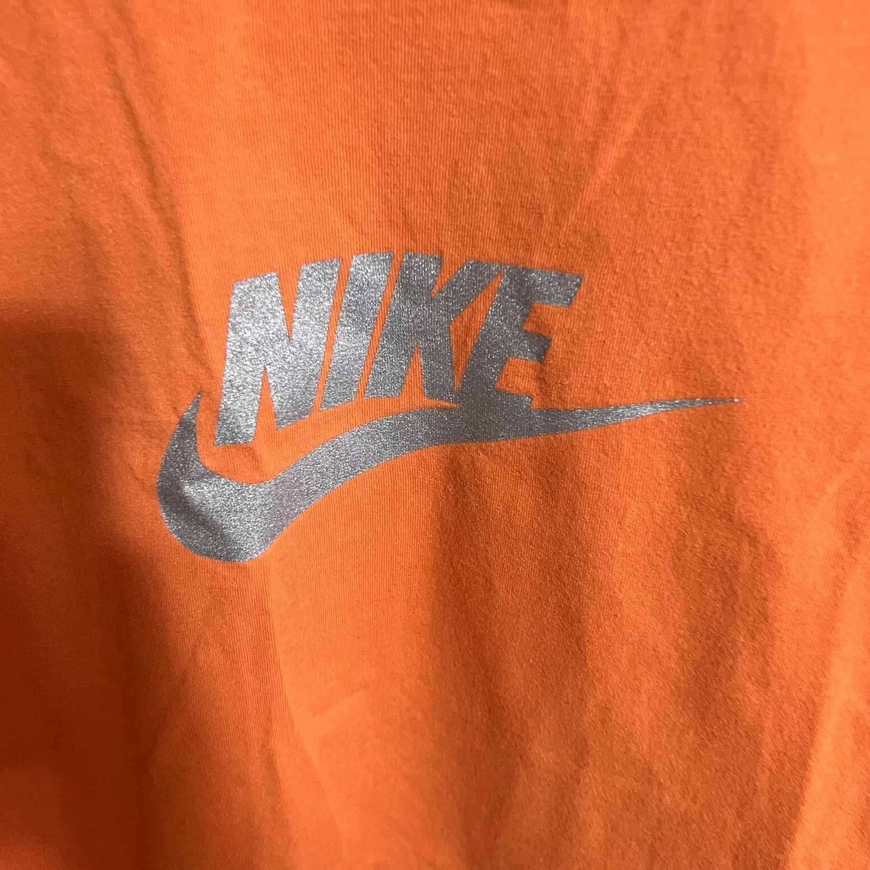 Nike VINTAGE Nike T-Shirt L Men Orange Silver Logo 90s Metal Accents Mens Size US L / EU 52-54 / 3 - 2 Thumbnail