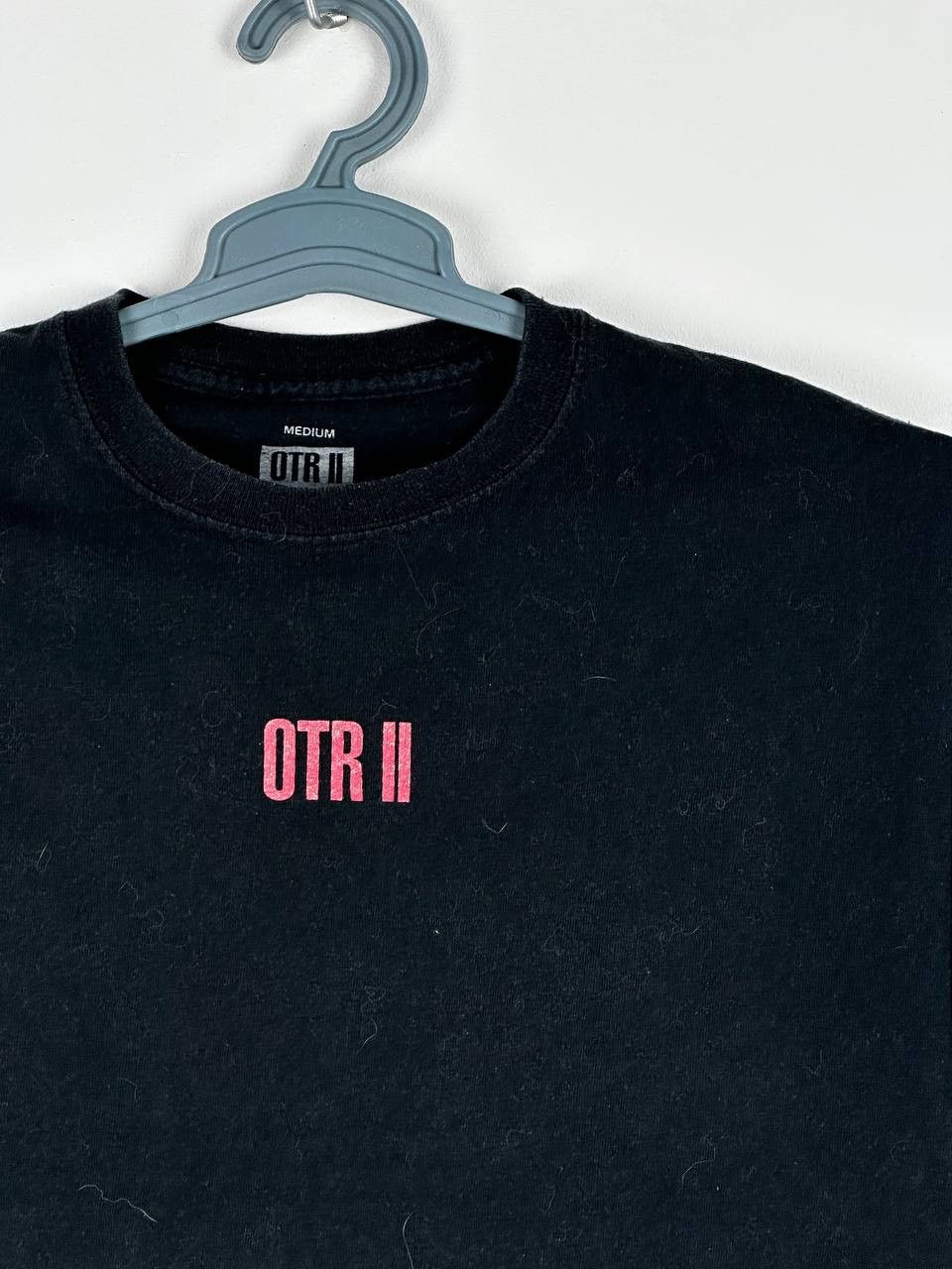 Beyonce × Jay-Z × Rap Tees Jay-Z x Beyonce OTR 2 Tour T-Shirt Size M Size US M / EU 48-50 / 2 - 4 Thumbnail