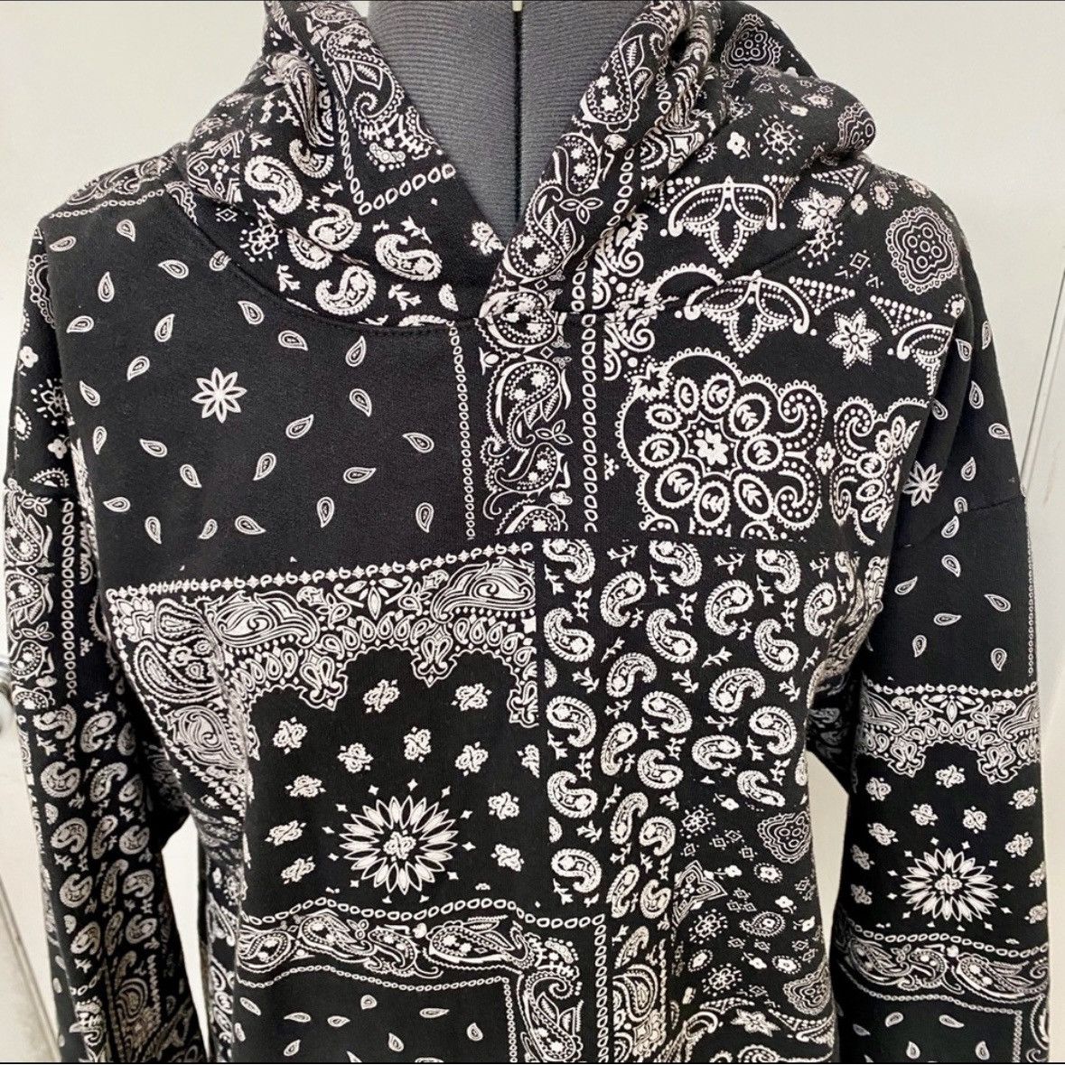 Talentless TALENTLESS HOODED HOODIE SWEATSHIRT BLACK BANDANA FLEECE L Size US L / EU 52-54 / 3 - 2 Thumbnail