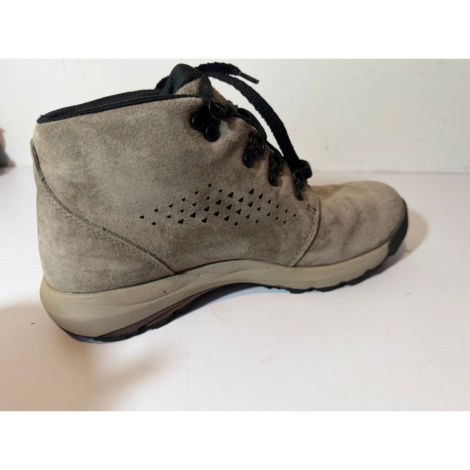Danner Danner Inquire Mid Boots Women’s 9M Gray Vibram Waterproof Size US 9 / IT 39 - 8 Thumbnail