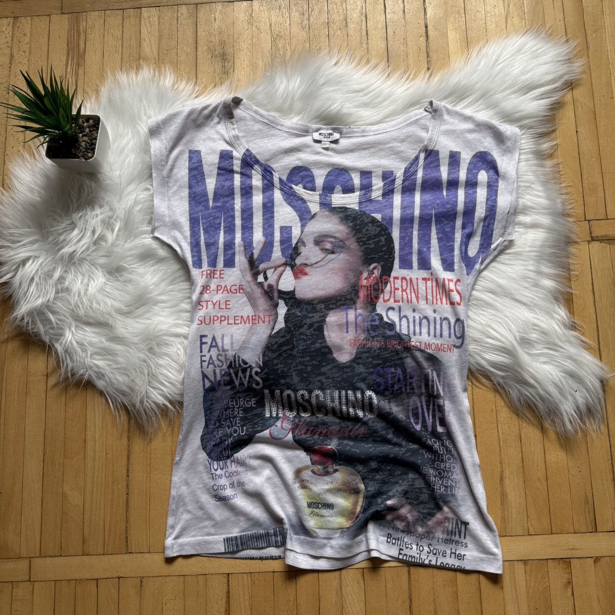 Moschino 📌 Vintage Moschino Jeans Y2K Newspaper Graphic T-Shirt Size L / US 10 / IT 46 - 1 Thumbnail
