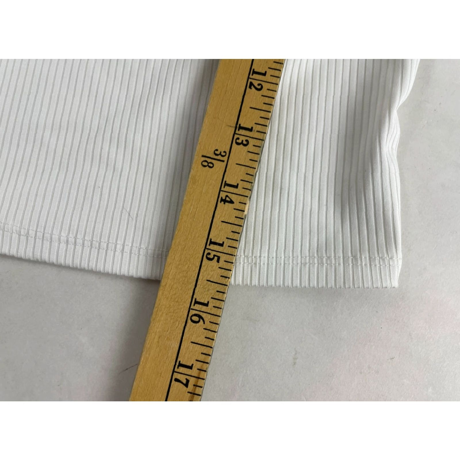 H&M Divided by H&M Shirt Womens XS White Ribbed Crop Top Cut Out Rag & Bone T-Shirt Casual Modern Cropped Short Sleeve Boat Neck Pullover Size XS / US 0-2 / IT 36-38 - 5 Thumbnail