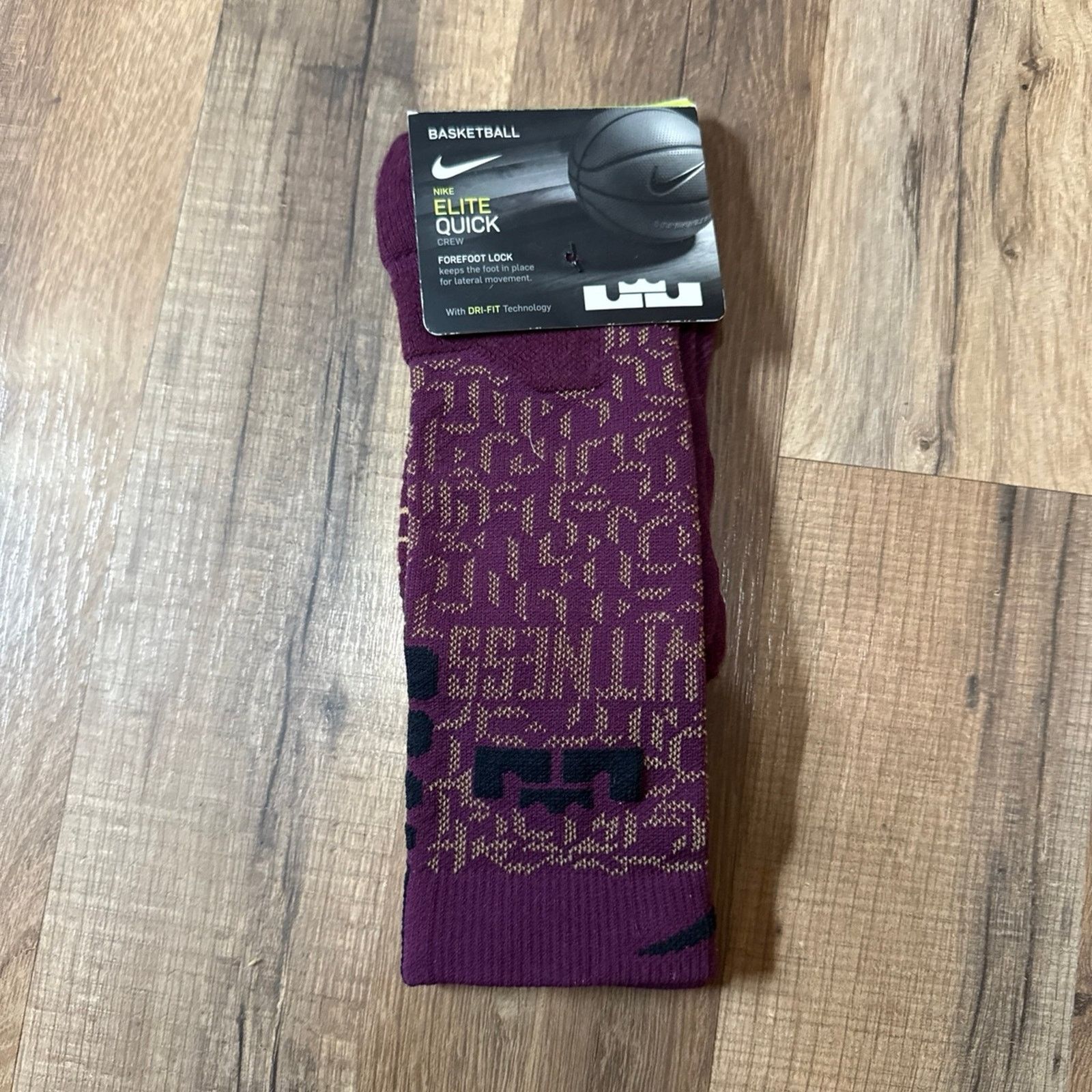 Nike 2015 Nike LeBron Quick Elite Dri-Fit Crew Socks Size ONE SIZE - 1 Thumbnail