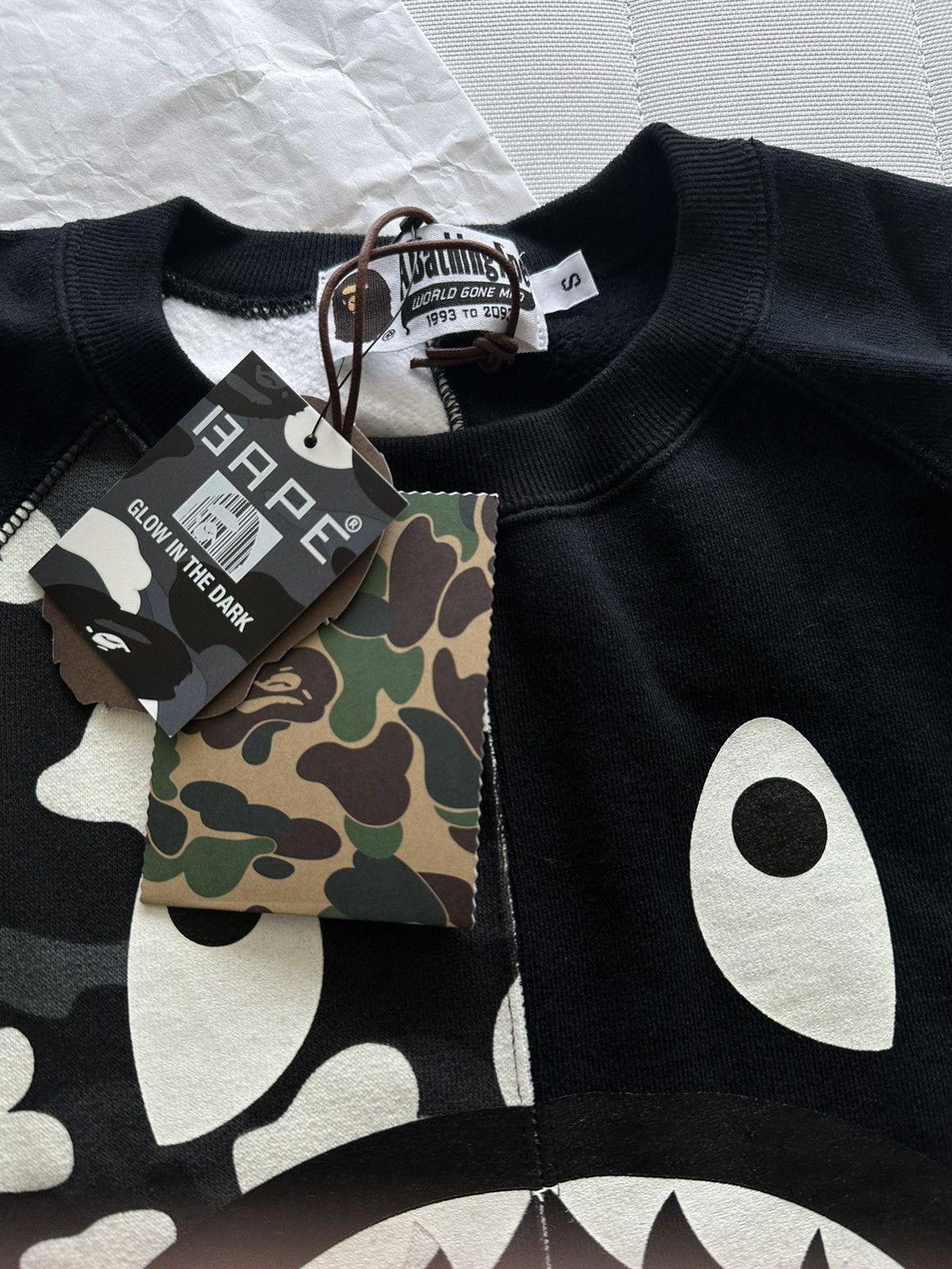 Bape Bape Glow in the drak shark crewneck Size US S / EU 44-46 / 1 - 5 Thumbnail