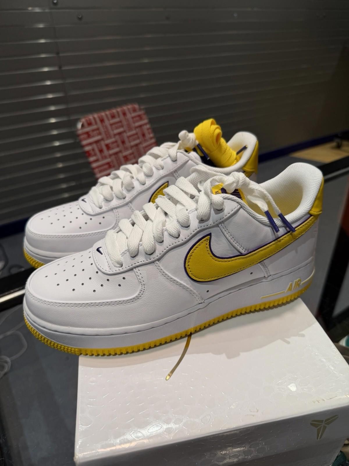Nike Nike Air Force 1 Low Retro QS Lakers Kobe Bryant Size 8 Men Size US 8 / EU 41 - 3 Thumbnail