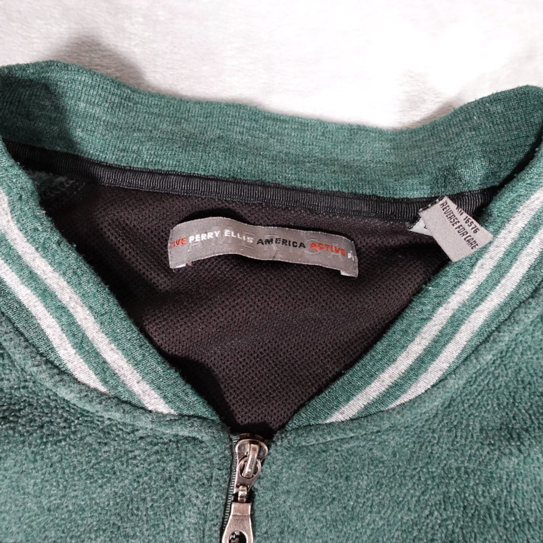 Perry Ellis VINTAGE Perry Ellis America Active Bomber Jacket Men 2XL Green Full Zip 90s Embroidered Logo Mid-Length Size US XXL / EU 58 / 5 - 5 Thumbnail