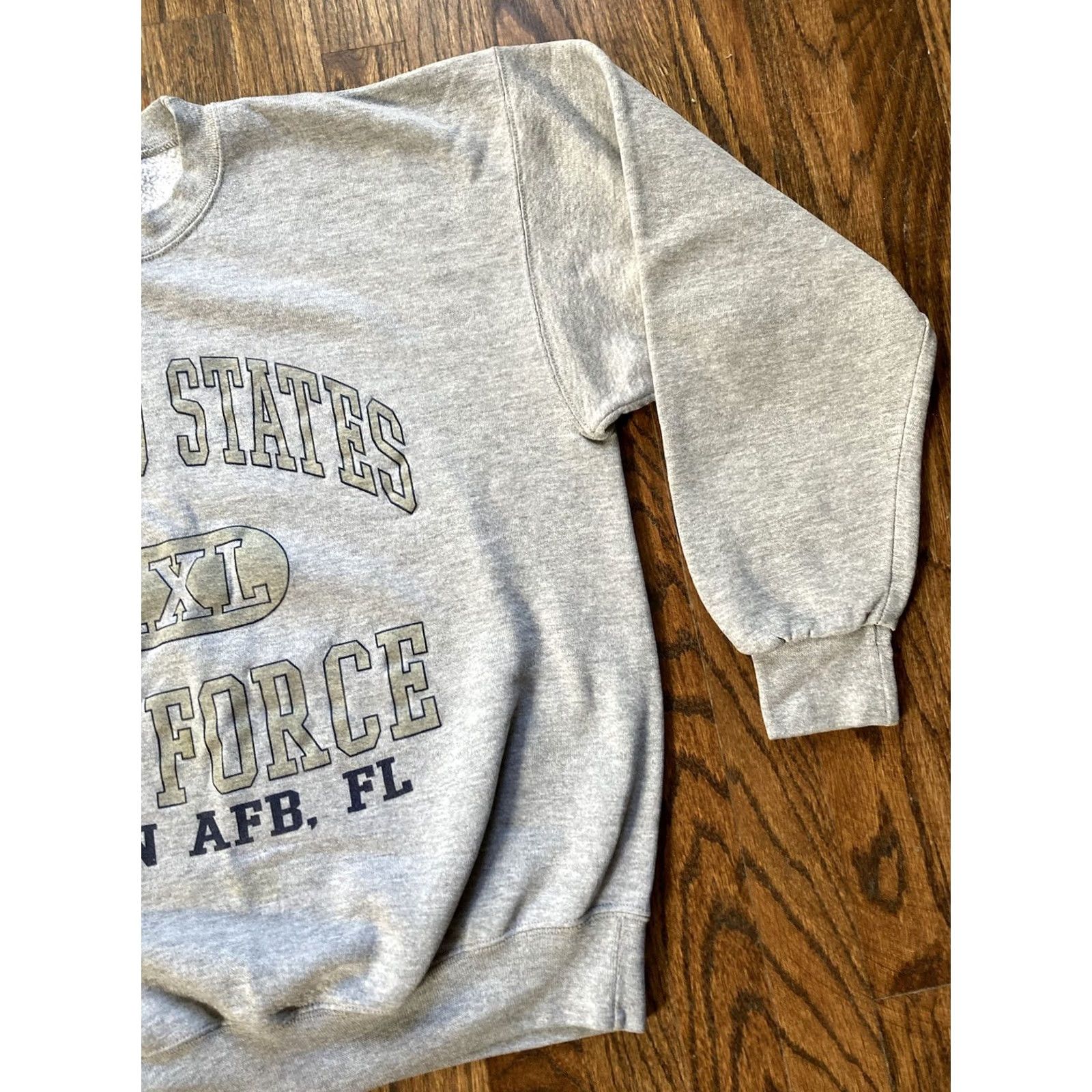 Soffe VINTAGE Soffe Sweatshirt Mens Large 90s Gray Pullover Florida USAF Eglin Air Force Base Shirt Size US L / EU 52-54 / 3 - 3 Thumbnail